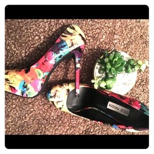 Steve Madden Heels. Free gift with purchase!
